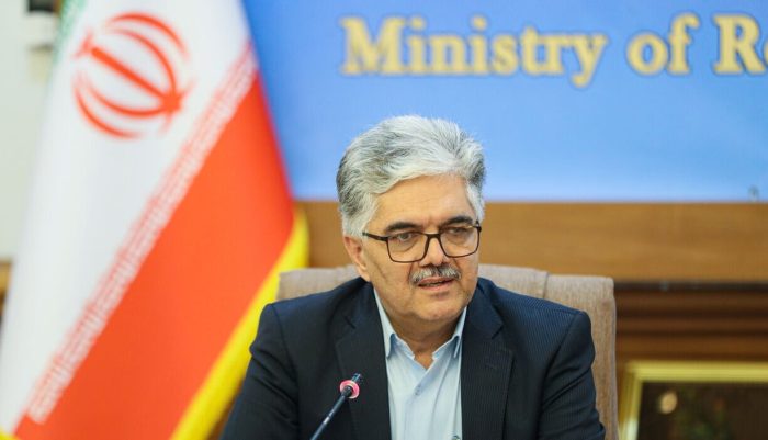 سیاست یک بام و دو هوا