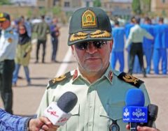 فارس کمی نفس کشید